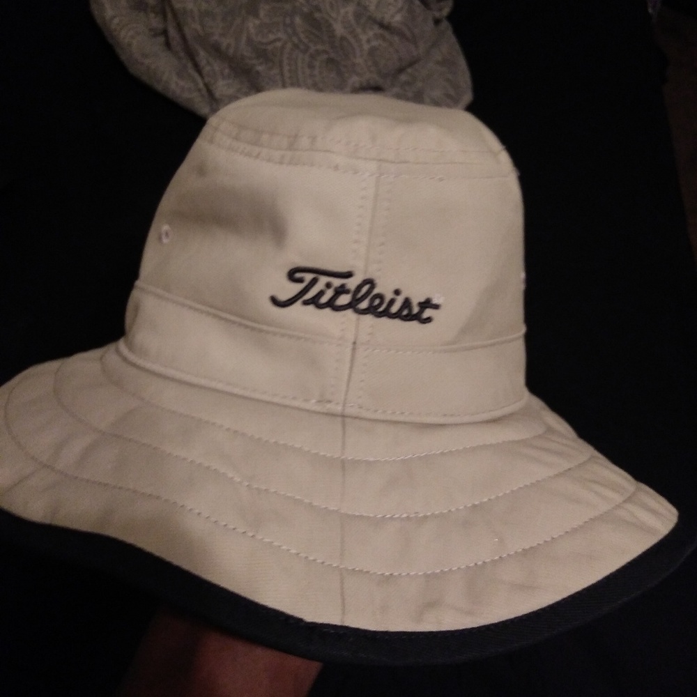 Hat - Picture 3 of 4
